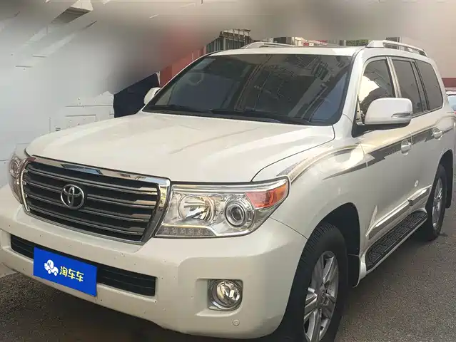 Toyota Land Cruiser (Imported) Land Cruiser (Imported) 2015 4.6l V8 Middle East Limited Edition — фото