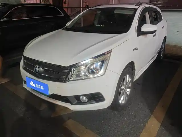 Qichen Venucia T70 Venucia T70 2015 2.0L manual Ruixiang version — фото
