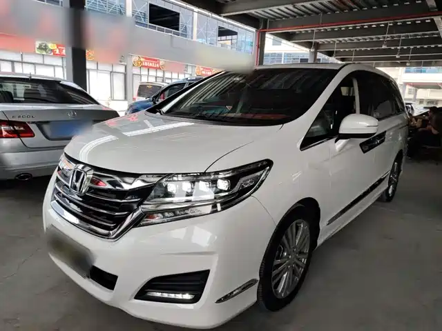 Honda Alison Alison 2016 2.4l Deluxe Edition — фото