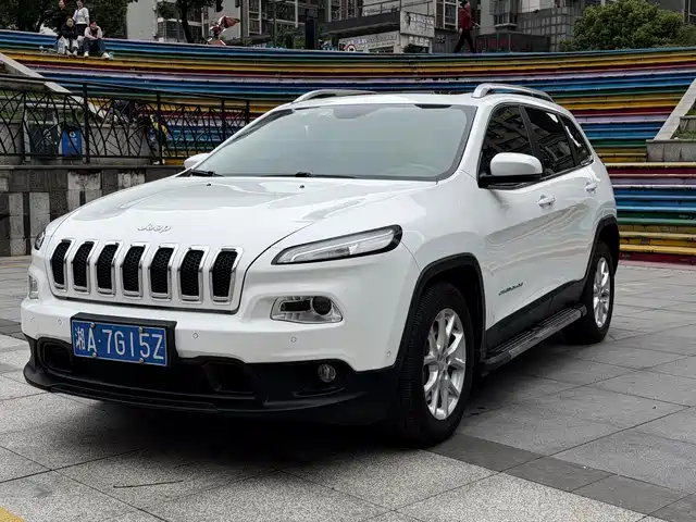 Jeep Free Light Liberty Light 2016 2.4l Leading Smart Edition — фото