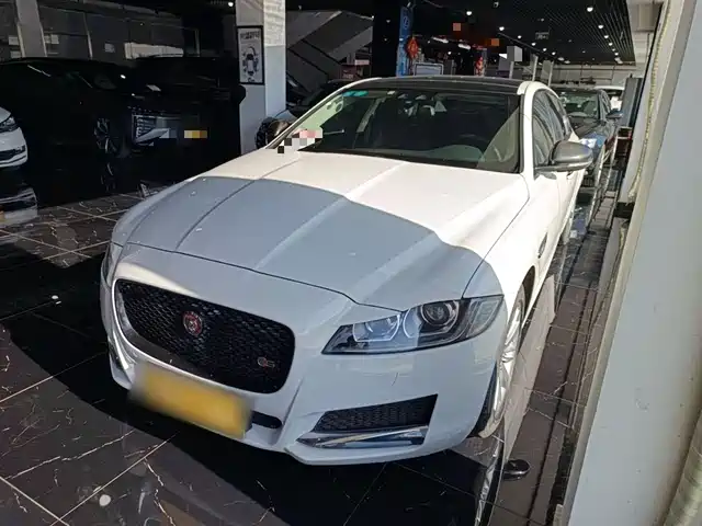 Jaguar Jaguar Xfl Jaguar Xfl 2017 Xfl 2.0t 240ps Deluxe Edition — фото