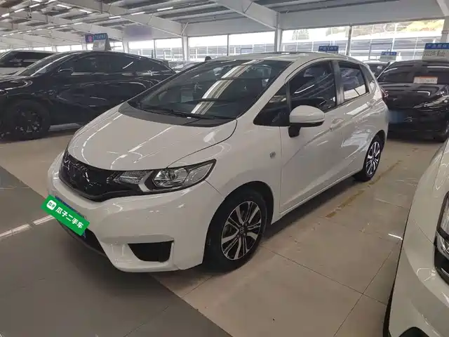 Honda Fit Fit 2016 1.5l Lxs Cvt Comfort Sunroof Edition — фото