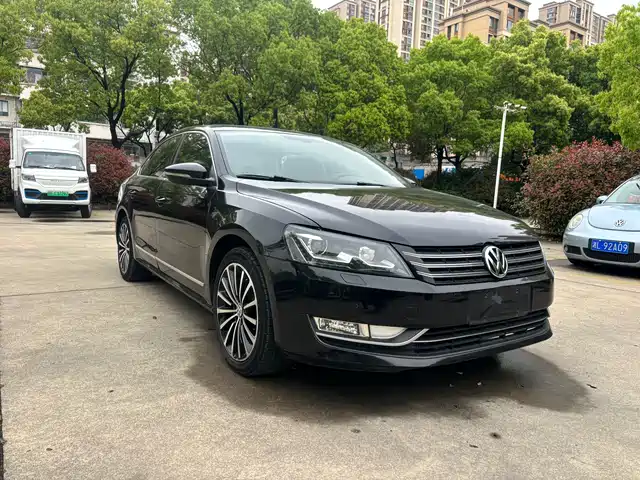 Volkswagen Passat Passat 2015 1.8tsi Dsg Royal Edition — фото
