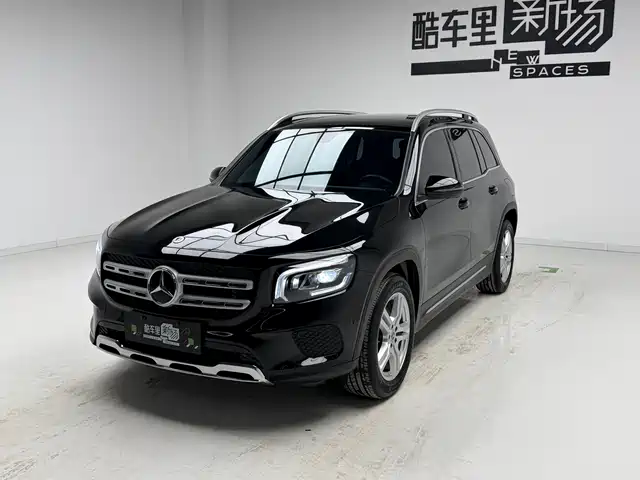 Mercedes-Benz Mercedes-Benz Glb Mercedes-Benz Glb 2023 Glb 200 Fashion Model — фото