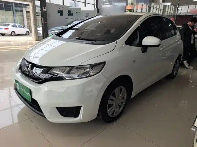 Honda Fit Fit 2016 1.5l Lxs Cvt Comfort Sunroof Edition — фото