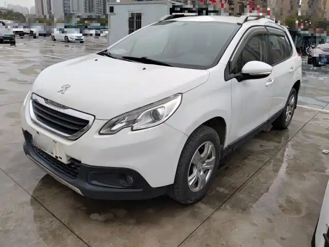 Peugeot Peugeot 2008 Peugeot 2008 2014 1.6l Automatic Trendy Version — фото