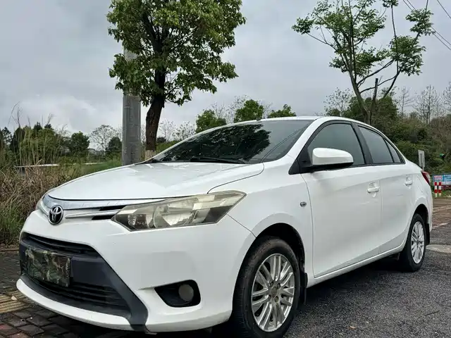 Toyota Vios Vios 2014 1.5l Automatic Smart Version — фото