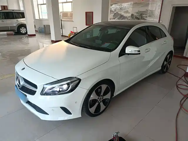 Mercedes-Benz Mercedes-Benz A-Class (Imported) Mercedes-Benz A-Class Import 2018 A 200 Fashion Model — фото