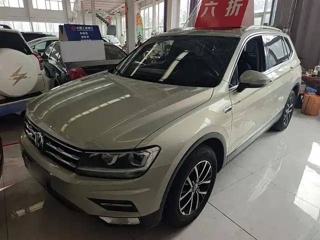 Volkswagen Tiguan L Tiguan L 2018 330tsi Automatic Two-Wheel Drive Luxury Version — фото