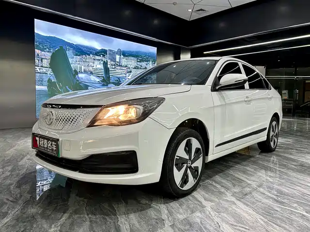 Dongfeng Fengshen Dongfeng Fengshen E70 Dongfeng Fengshen E70 2023 500 Smart Travel Edition Lithium Iron Phosphate 48.6kWh 120kW — фото