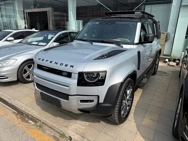 Land Rover Land Rover Defender Land Rover Defender 2020 110 P400 First Matte Silver Special Package Version — фото