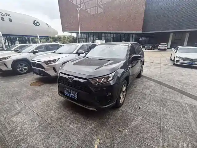 Toyota Rav4 Rongfang Rav4 Rongfang 2022 2.0l Cvt Two-Wheel Drive Fashion Version — фото