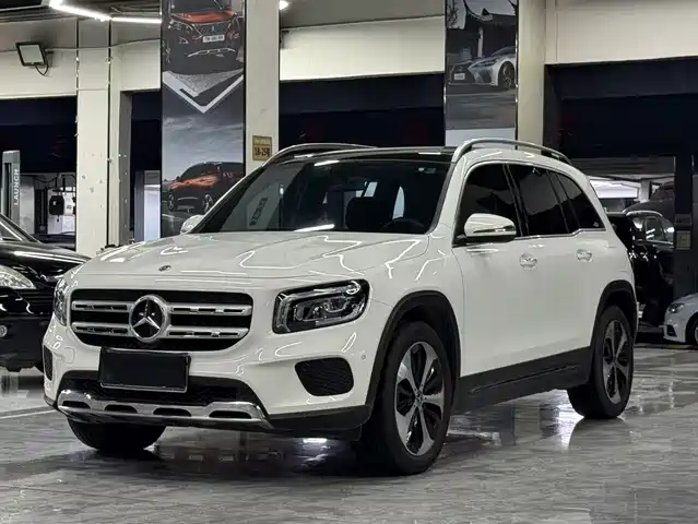 Mercedes-Benz Mercedes-Benz Glb Mercedes-Benz Glb 2021 Glb 200 Fashion Model — фото
