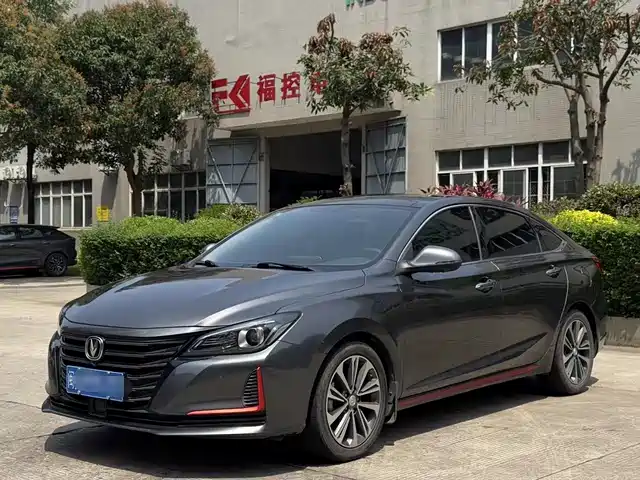 Chang'An Ruicheng Cc Ruicheng Cc 2021 Blue Whale Edition 1.5t Dct Luxury Model — фото
