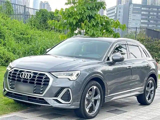 Audi Audi Q3 Audi Q3 2019 40 Tfsi Fashionable And Dynamic — фото