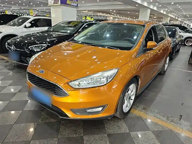 Ford Fox Focus 2017 Hatchback 1.6l Automatic Comfort Smart Mobility Version — фото