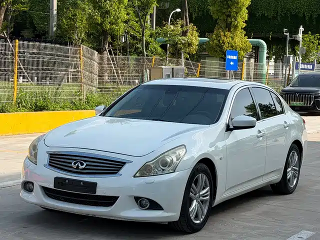 Infiniti Infiniti G Series Infiniti G Series 2010 G25 Sedan Luxury Sports Edition — фото