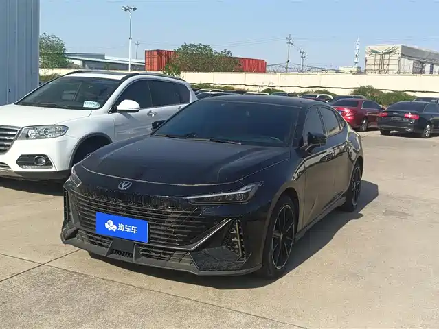 Chang'An Changan Uni-V Changan Uni-V 2022 1.5t Premium Model — фото