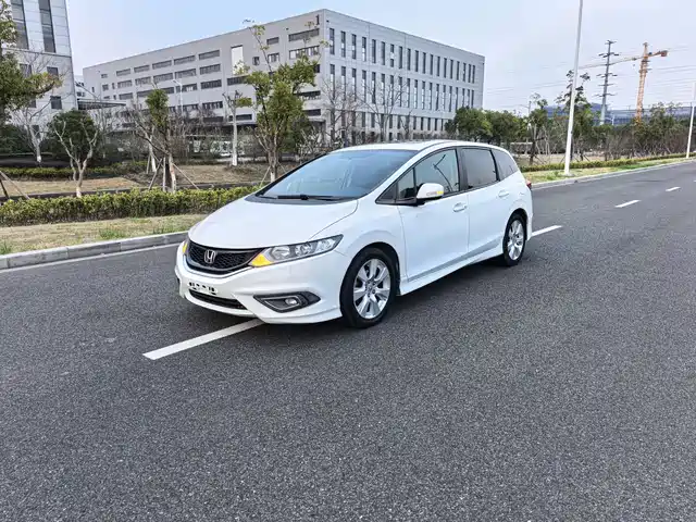Honda Jed Jade 2014 1.8l Automatic Comfort Elite Version 5 Seats — фото