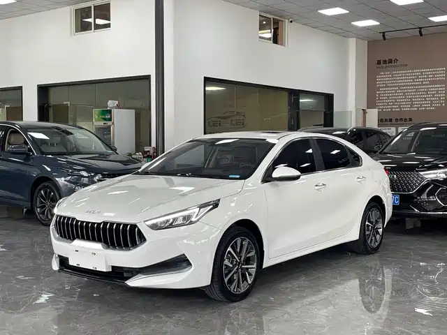 Kia Kia K3 Kia K3 2021 Facelift 1.5l Cvt Fashion Version — фото