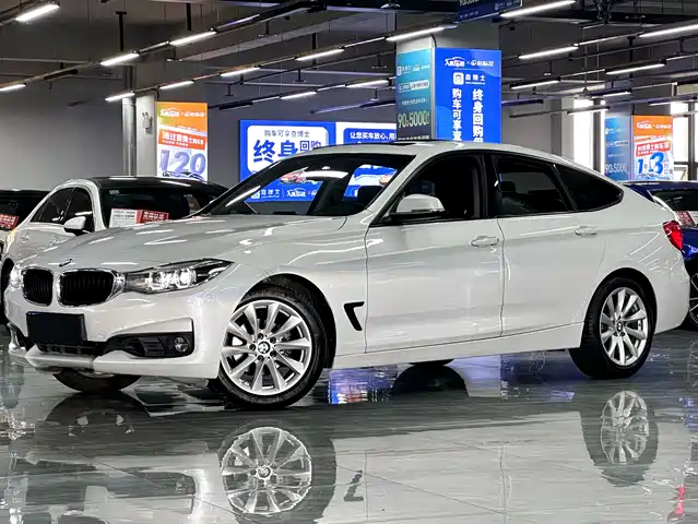 Bmw Bmw 3 Series Gt Bmw 3 Series Gt 2018 320i Fashion Model — фото