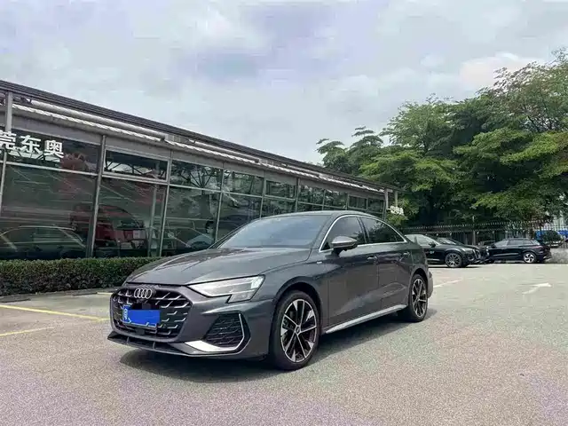 Audi Audi A3 Audi A3 2026 A3L Limousine 35TFSI Flying Spur Exclusive — фото
