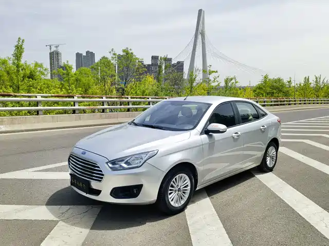 Ford Forrest Forex 2015 1.5l Automatic Comfort Model — фото