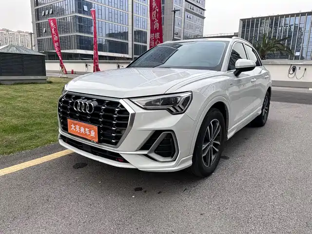 Audi Audi Q3 Audi Q3 2021 35 Tfsi Aggressive And Dynamic — фото