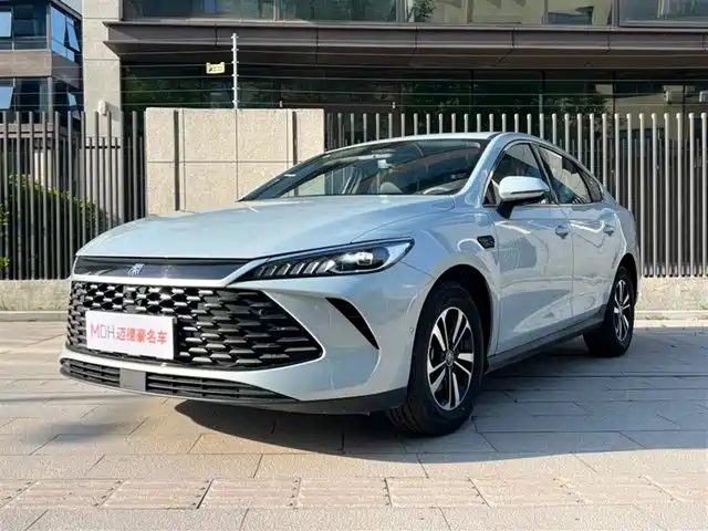 Byd Qin Plus Qin Plus 2025 Dm-I Smart Driving Edition 120km Transcendent Type — фото