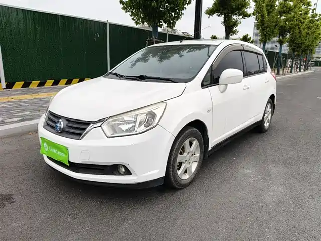 Qichen Venucia R50 Venucia R50 2013 1.6L Manual Deluxe Edition — фото