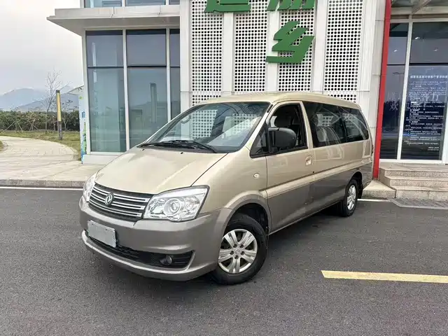 Dongfeng Is Popular Lingzhi Lingzhi 2017 M3l 1.6l 7-Seat Comfort Model — фото
