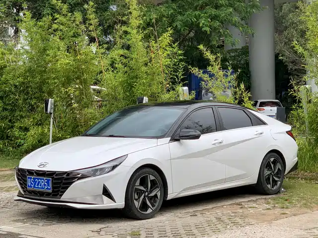 Hyundai Elantra Elantra 2022 1.5l Cvt Lux Premium Edition — фото