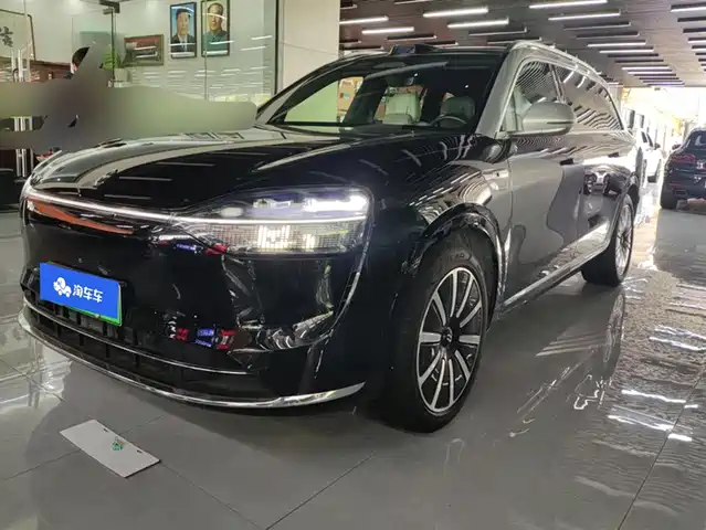 Aito Asks The World Wenjie M9 Wenjie M9 2024 Extended Range Ultra Version 42kwh 6-Seater Version — фото