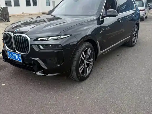 Bmw Bmw X7 Bmw X7 2023 Xdrive40i Exclusive M Sports Package — фото