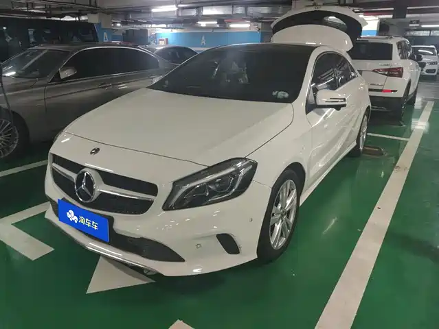 Mercedes-Benz Mercedes-Benz A-Class (Imported) Mercedes-Benz A-Class Imported 2017 Facelift A 200 Dynamic Type — фото