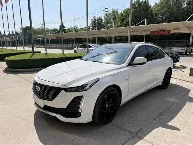 Cadillac Cadillac Ct5 Cadillac Ct5 2022 28t Fashion Model — фото