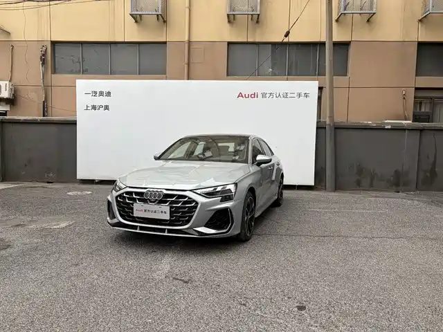 Audi Audi A3 Audi A3 2025 A3l Limousine 35tfsi Flying Spur Exclusive — фото