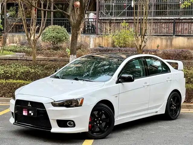 Mitsubishi Winged God Yishen 2013 Fashion Edition 1.8l Cvt Comfort Type — фото
