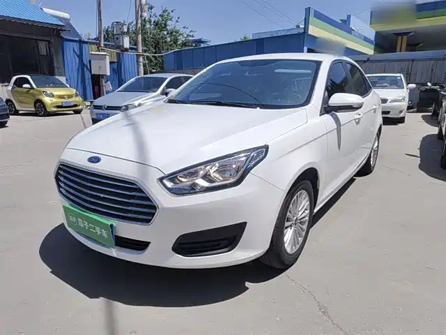 Ford Forrest Escort 2017 Facelift 1.5l Automatic Comfort Model — фото