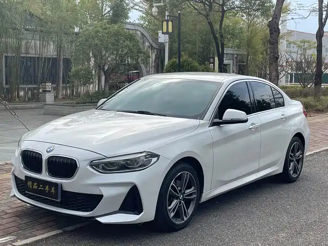 Bmw Bmw 1 Series Bmw 1 Series 2021 120i M Sports Edition — фото