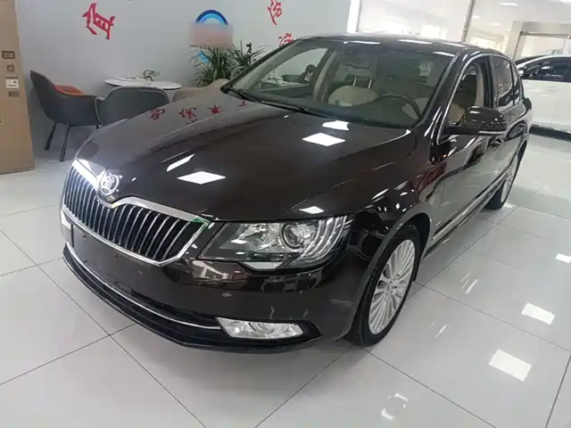 Skoda Speedy Superb 2013 1.8tsi Automatic Este Edition — фото