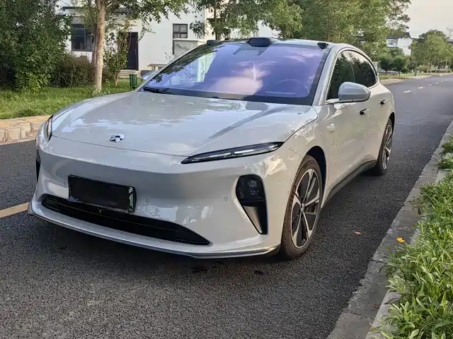Nio Nio Et5t Nio Et5t 2024 Model 75kwh Touring — фото