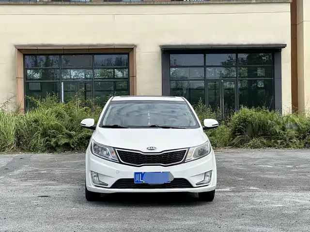 Kia Kia K2 Kia K2 2012 Sedan 1.4l Mt Top Commemorative Edition — фото