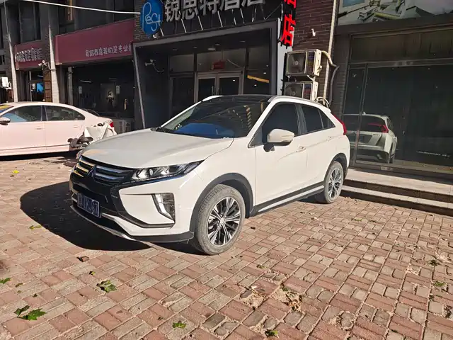 Mitsubishi Yige Yige 2021 1.5t Cvt Two-Wheel Drive Dream Version — фото