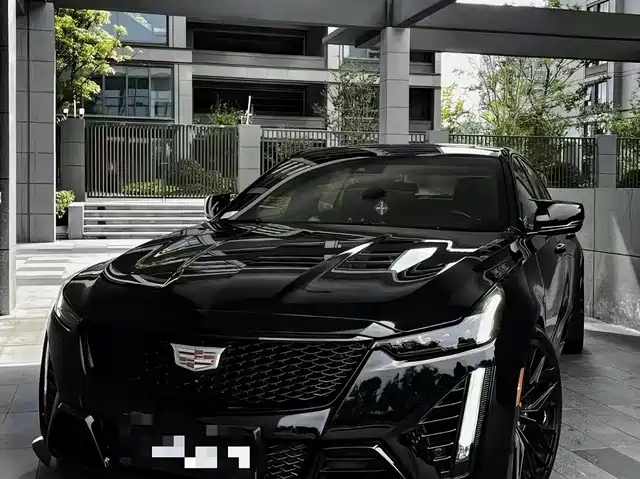 Cadillac Cadillac Ct5 Cadillac Ct5 2022 28t Fashion Model — фото