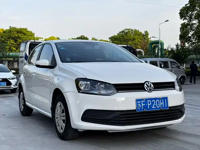 Volkswagen Polo Polo 2016 1.4l Automatic Fashion Model — фото