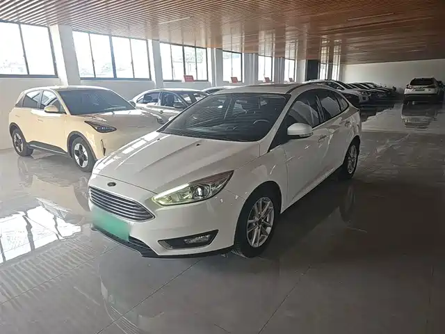 Ford Fox Focus 2018 Sedan Classic Ecoboost 180 Automatic Elite — фото