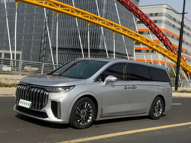 Lantu Automobile Lantu Dreamer Lantu Dreamer 2022 Low Carbon Version Want + Smart Driving Package — фото
