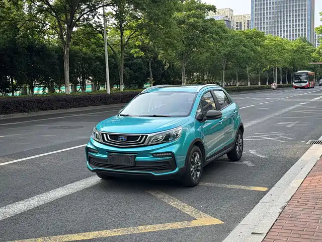 Geely Automobile Vision X3 Vision X3 2021 Pro 1.5l Cvt Premium Type — фото