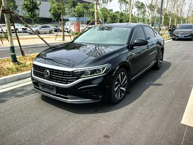 Volkswagen Passat Passat 2022 330tsi Deluxe Edition — фото